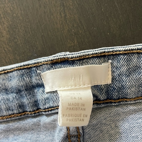 H&M Light Blue Distressed Denim Shorts - Picture 13 of 13